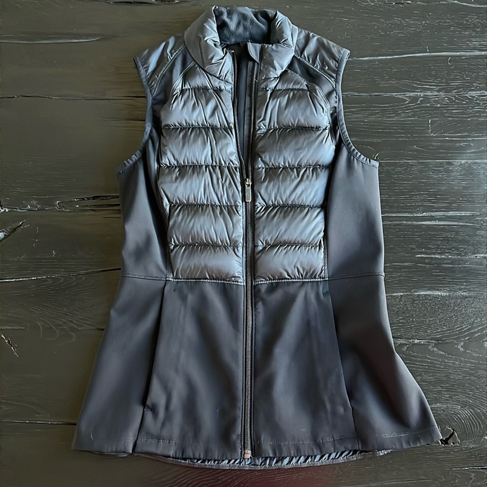 Lululemon black grey goose down puffer vest 6